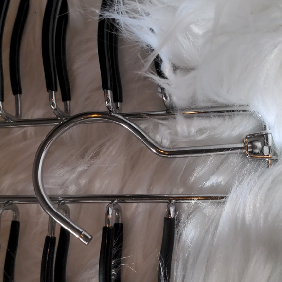 Tie and belt hanging organizer - Picture 4 of 4